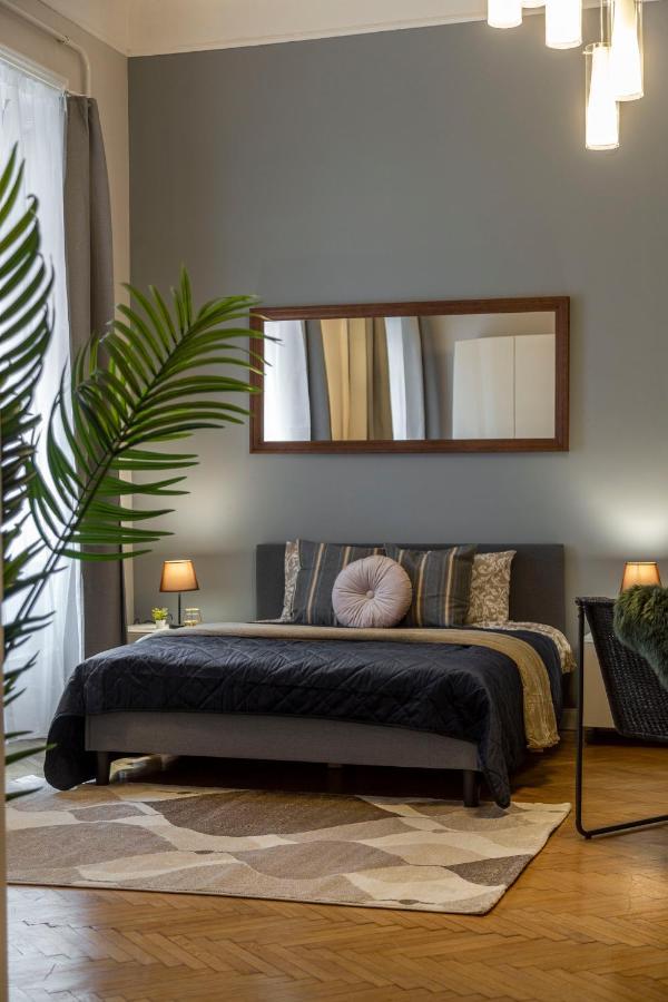 Spacious & Cozy Downtown Apartment With Balcony Βουδαπέστη Εξωτερικό φωτογραφία