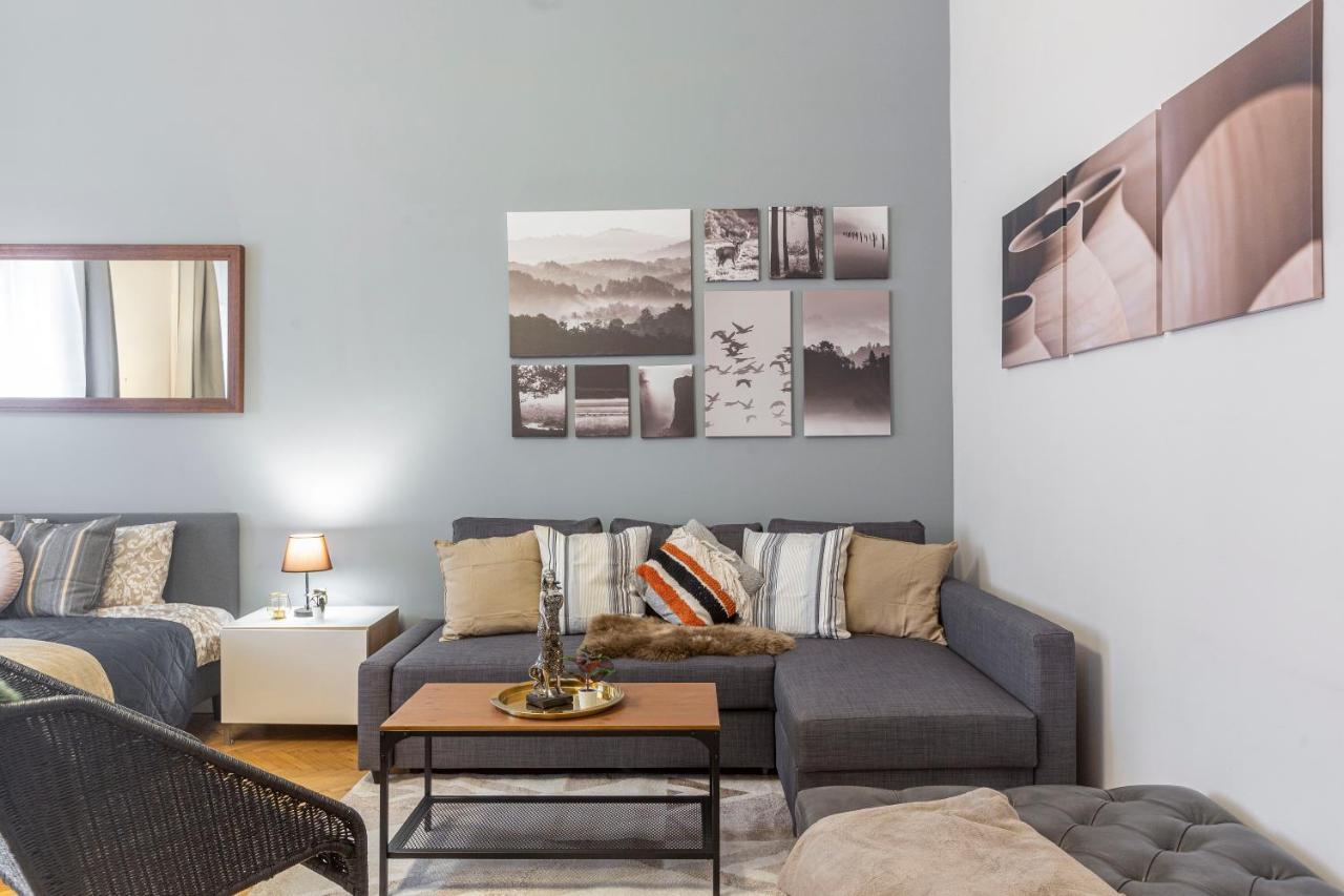 Spacious & Cozy Downtown Apartment With Balcony Βουδαπέστη Εξωτερικό φωτογραφία