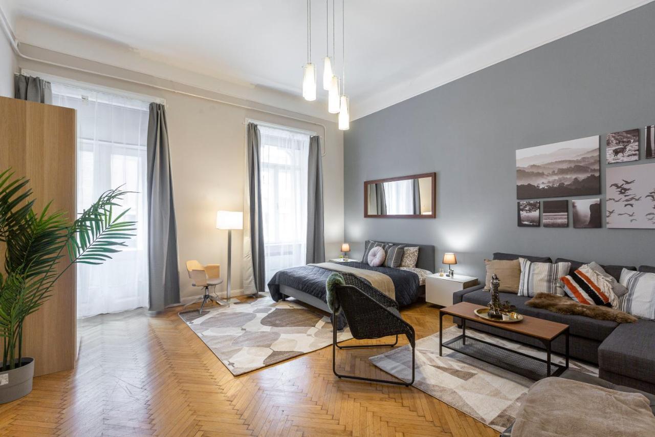 Spacious & Cozy Downtown Apartment With Balcony Βουδαπέστη Εξωτερικό φωτογραφία