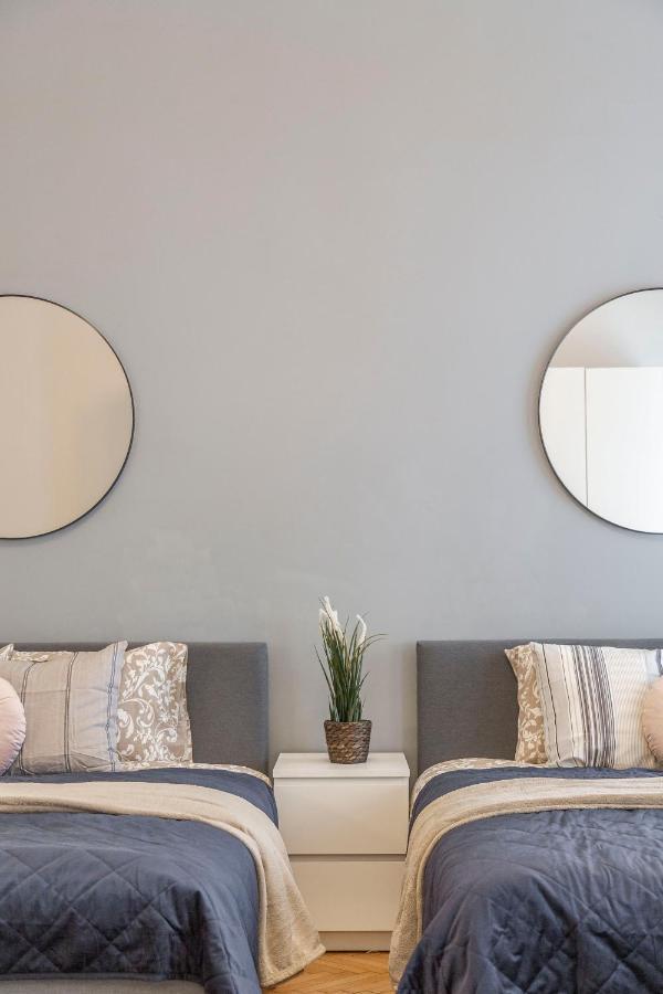 Spacious & Cozy Downtown Apartment With Balcony Βουδαπέστη Εξωτερικό φωτογραφία