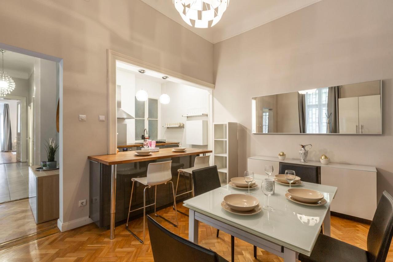 Spacious & Cozy Downtown Apartment With Balcony Βουδαπέστη Εξωτερικό φωτογραφία