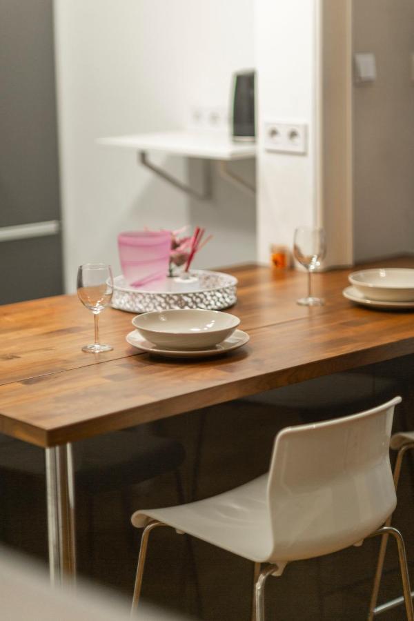 Spacious & Cozy Downtown Apartment With Balcony Βουδαπέστη Εξωτερικό φωτογραφία