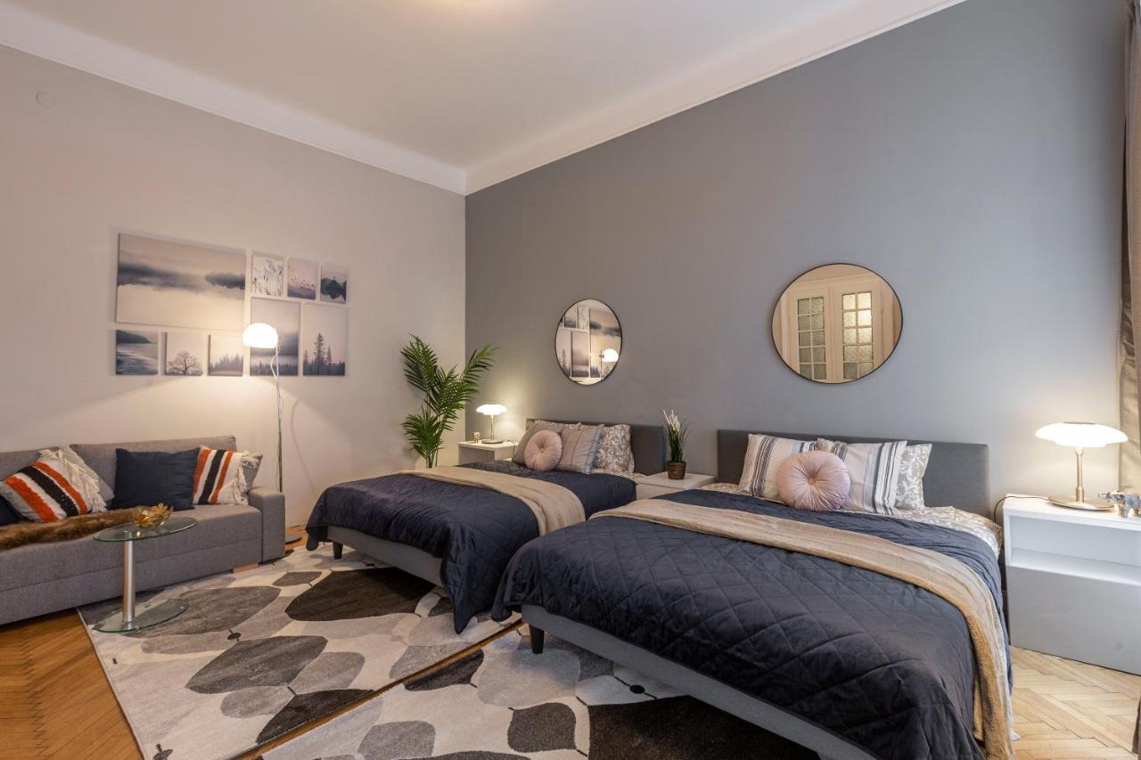 Spacious & Cozy Downtown Apartment With Balcony Βουδαπέστη Εξωτερικό φωτογραφία